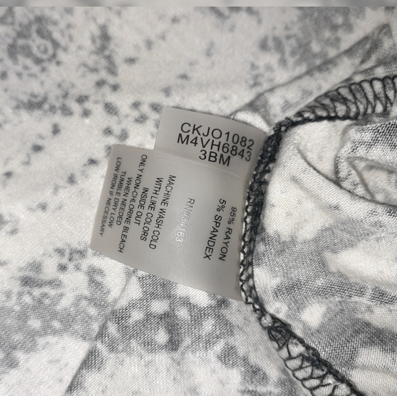 Calvin Klein Python-Print Zip-Front Top/Grey Snake - Picture 7 of 8